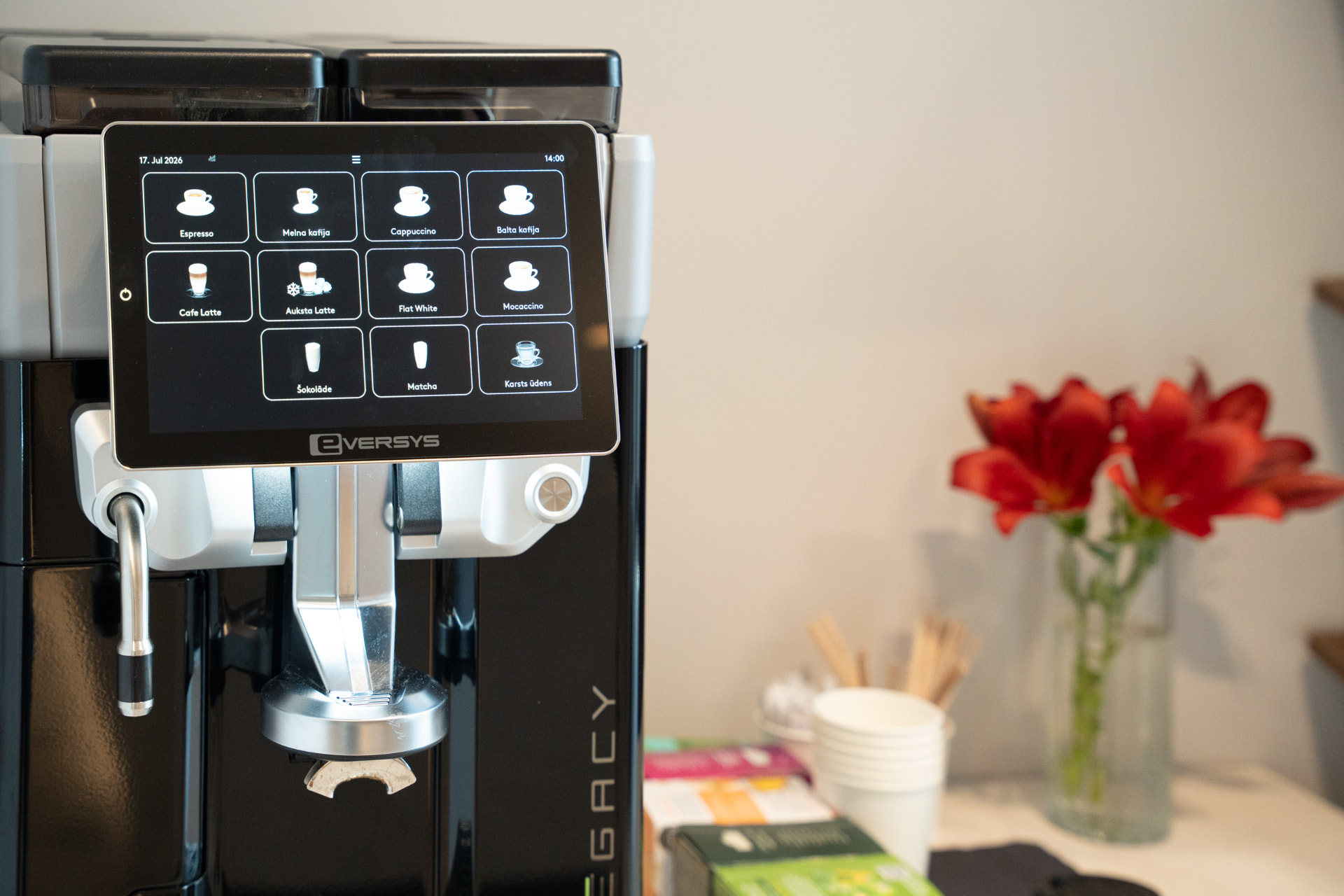 Kafijas automāts ar dzērienu izvēli