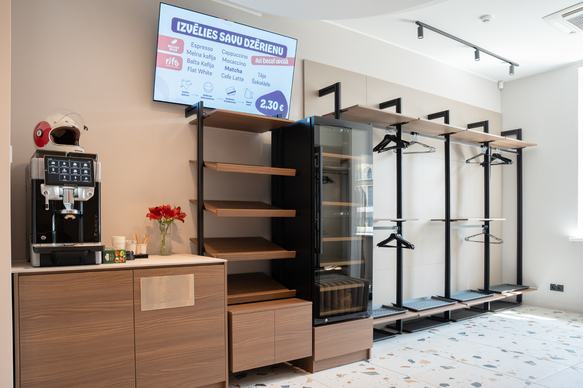 Kafijas stūrītis un garderobe
