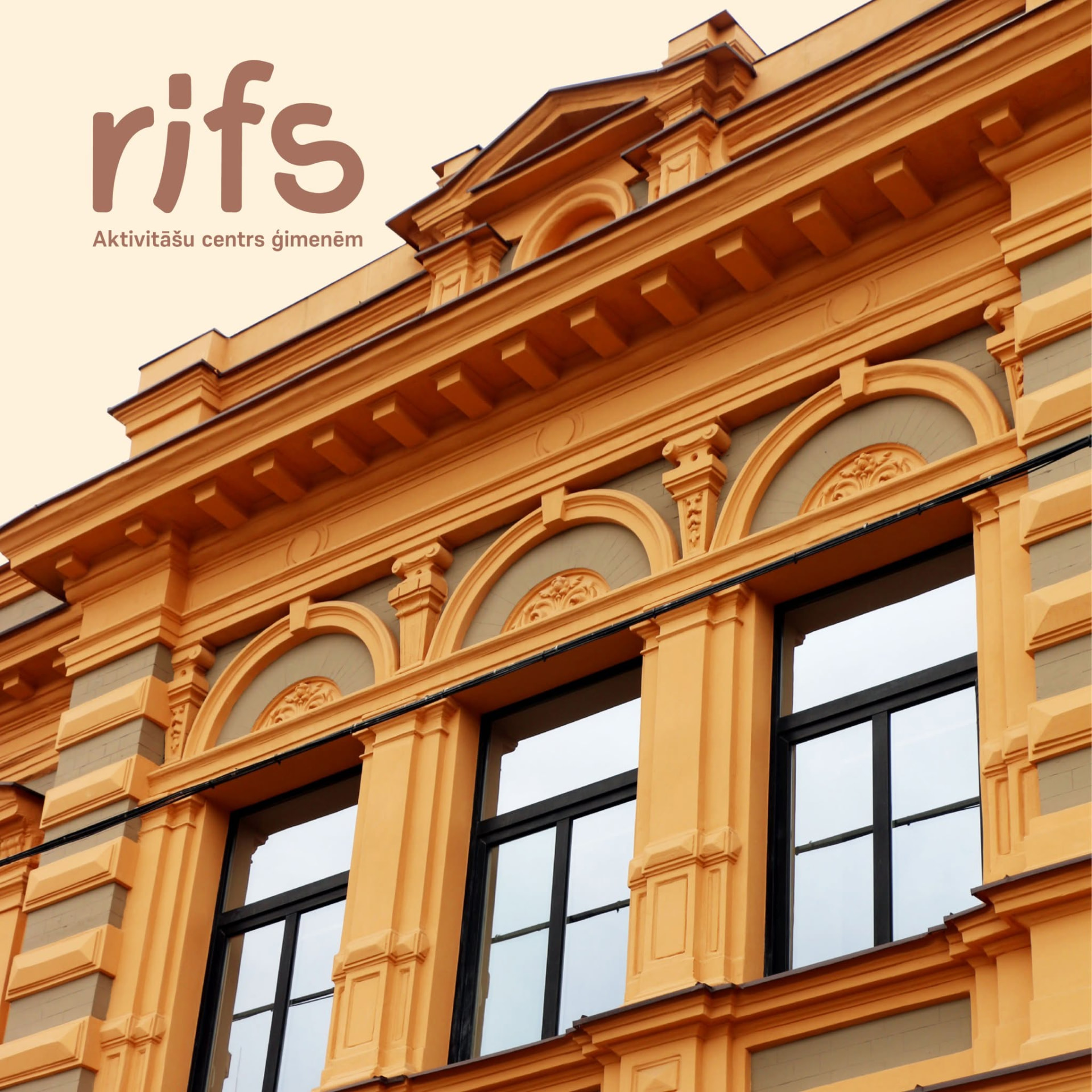 RIFS ēkas atjaunotā fasāde Brīvības gatvē 201